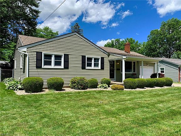 2nd image of 882 Edenridge Dr