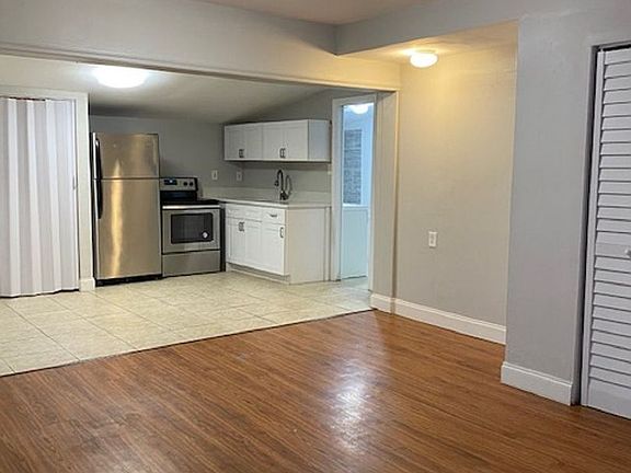 4th image of 4406 W Paris St Unit C