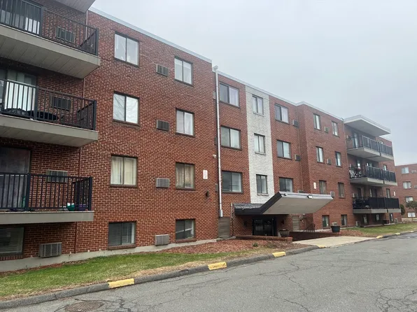 800 Governors Dr APT 36, Winthrop, MA 02152