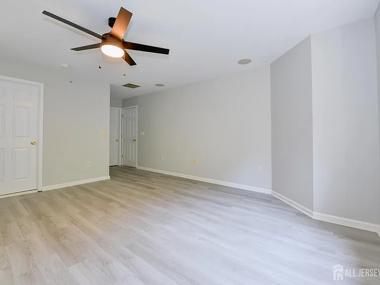 34 Forest Dr — Photo 29