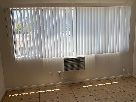 4th image of 4541-43 Glacier Ave #31