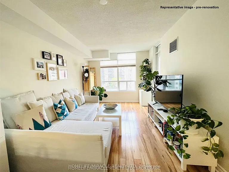 225 Wellesley St E #607 — Photo 11