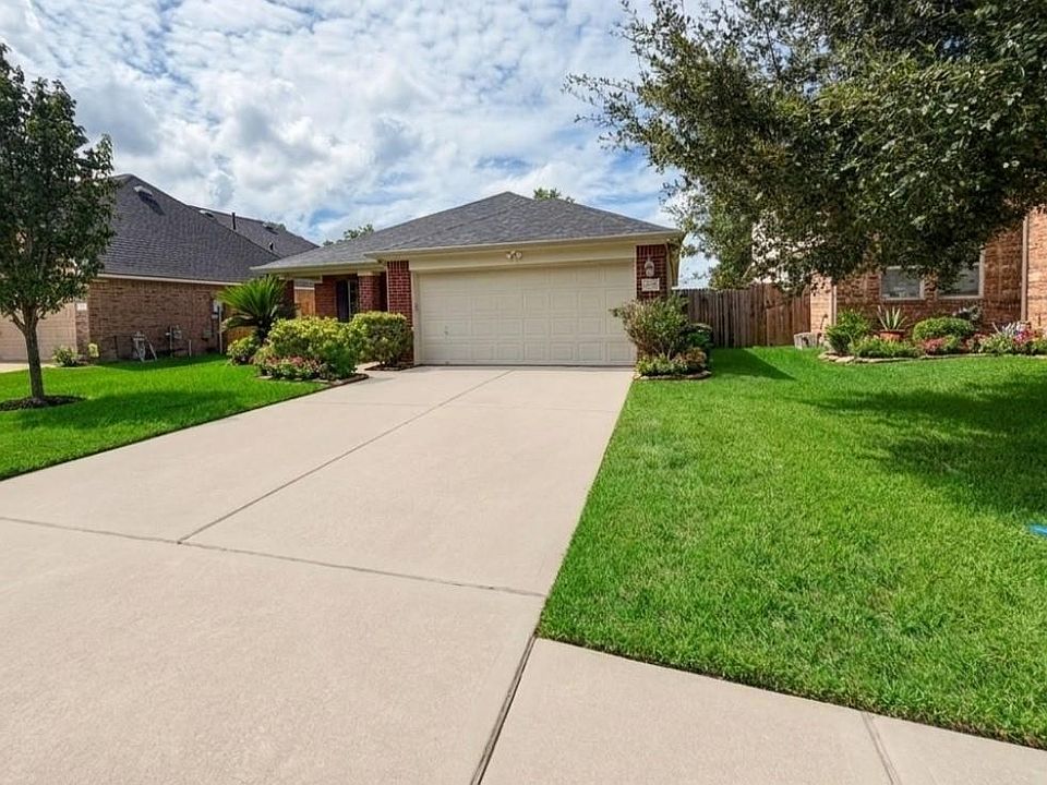 1st image of 21723 Saragosa Pond Ln