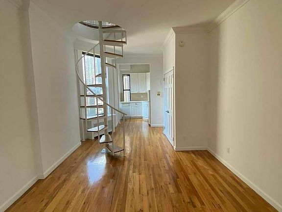 3rd image of 247 E 62nd St APT 19