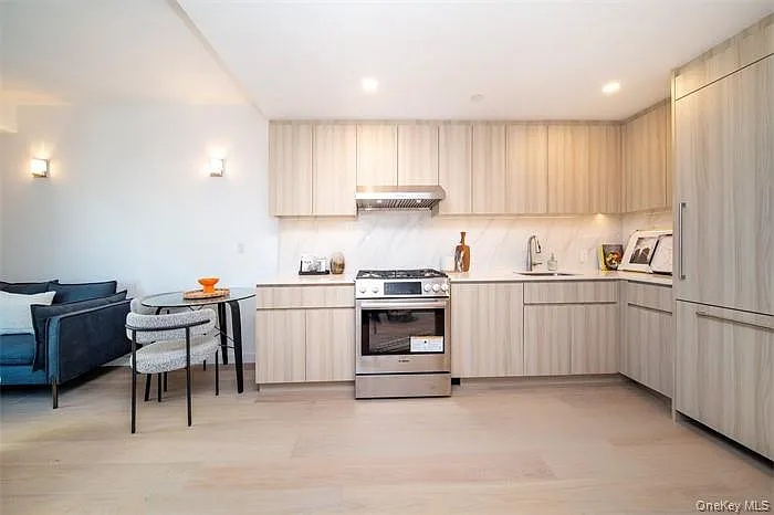 Building Photo - 3371 Prince St #13L
