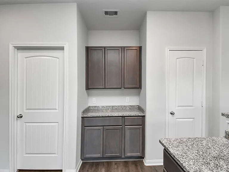 11028 Patriot Ct — Photo 17