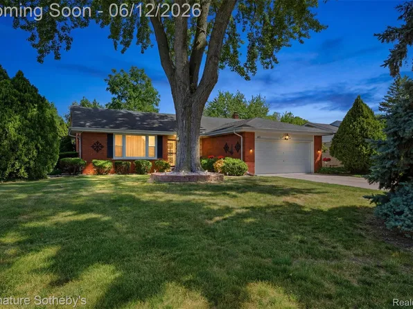 6344 Campus Dr, Dearborn Heights, MI 48127