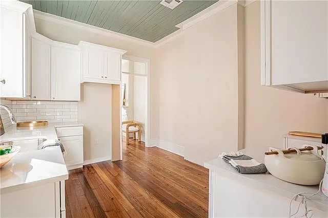 8609 Green St — Photo 7