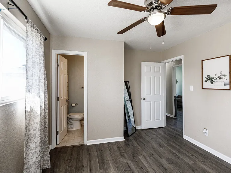 1703 Harrow Rd — Photo 28