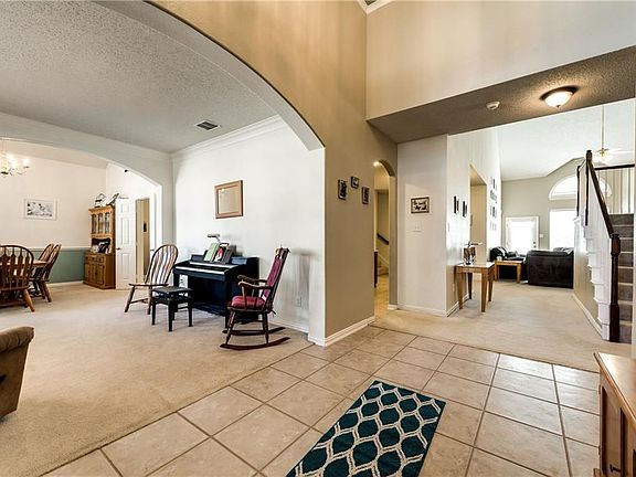 4th image of 7527 Chinaberry Ln