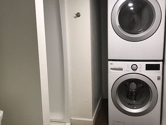 4th image of 331 S Alvernon Way #6037