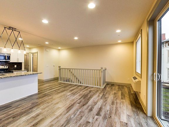 5th image of 40 W 3rd Ave APT 203