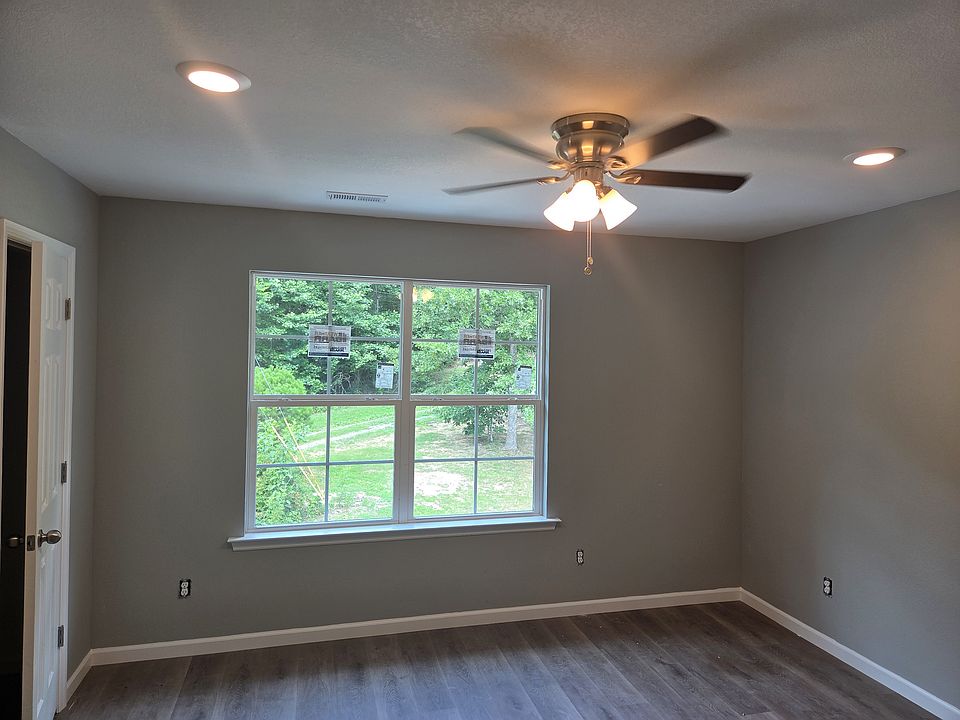 1st image of 226 Burris Ln NW #226