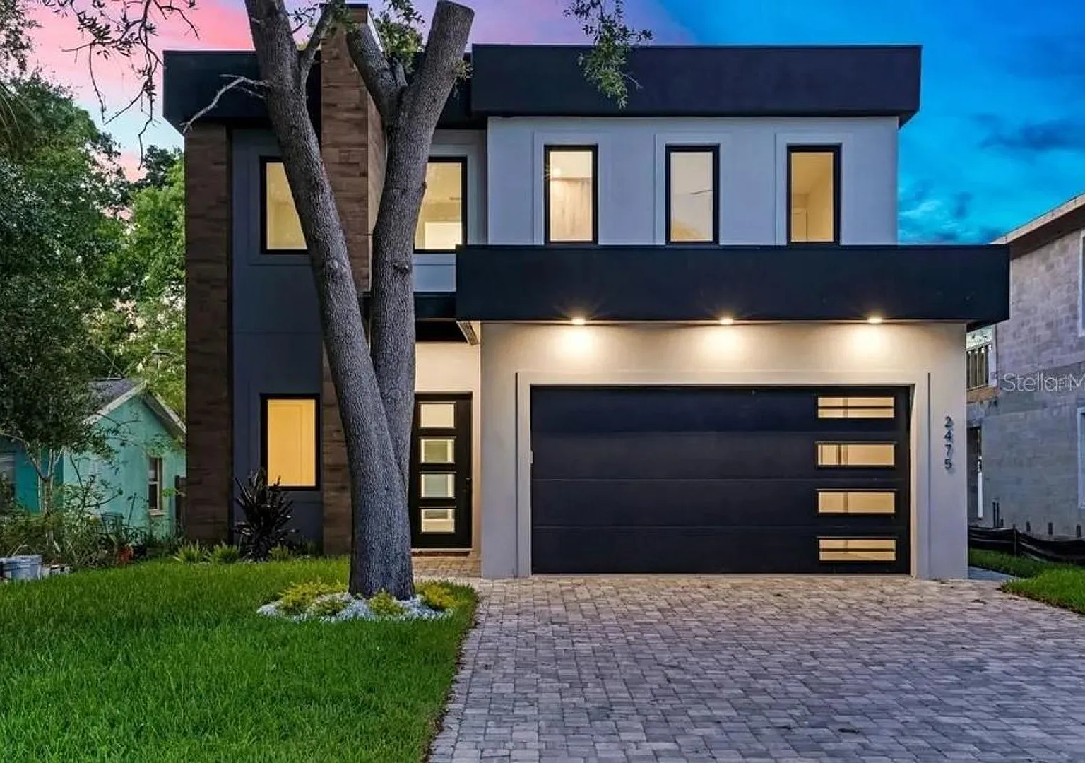 Bold Contemporary Sarasota Luxury Home. 4 Beds/ 4 Baths. Private Pool and Summer Grill. — Photo 1