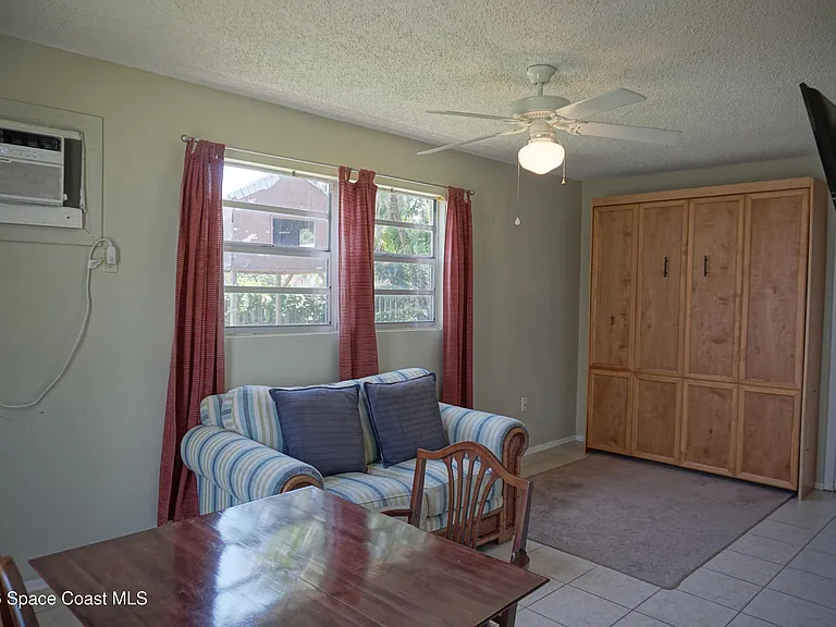 1423 Jasper Ave NW — Photo 6