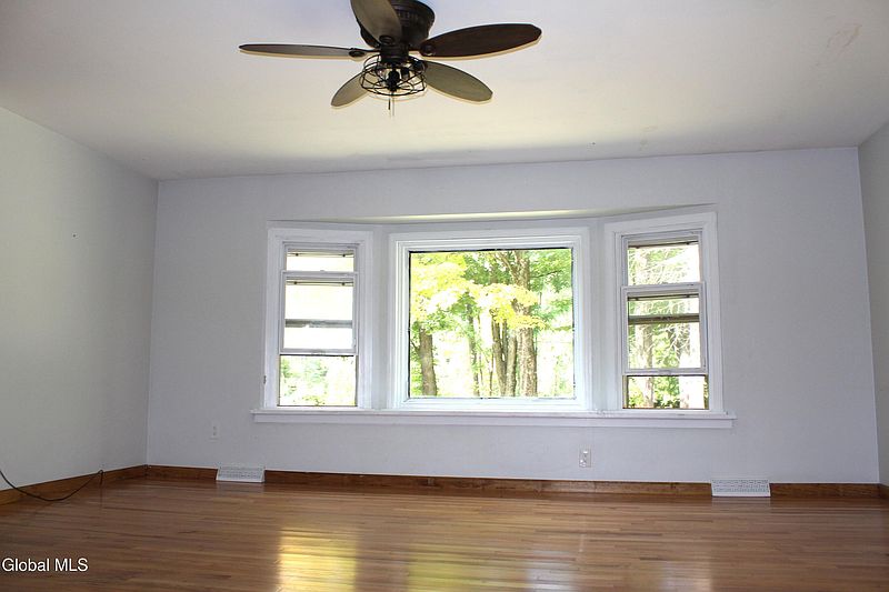 5th image of 482 Sweetman Road