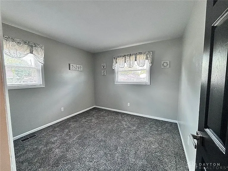 90 Brent Dr — Photo 22