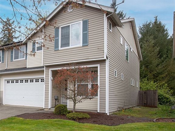 2nd image of 1606 Cunningham Dr NE