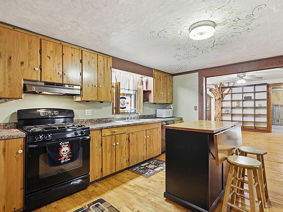 3rd image of 416 W Main St