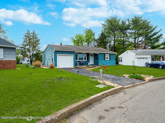 3rd image of 1112 Waterberry Ct N