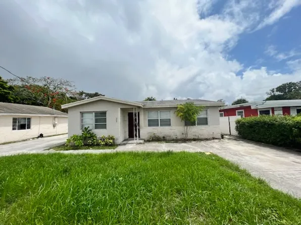 1037 W 28th St, Riviera Beach, FL 33404