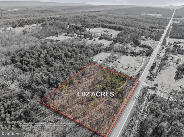 Clara Ln, Berkeley Springs, WV 25411