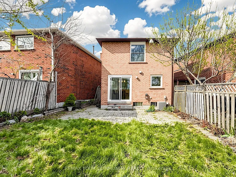 63 Patrice Cres #UPPER — Photo 33