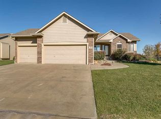 10802 W Waterside Ct, Maize, KS 67101