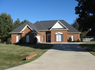 402 Southland Trl, Byron, GA 31008