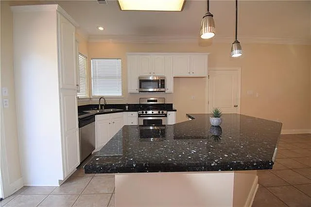 3419 Cove Ct — Photo 6