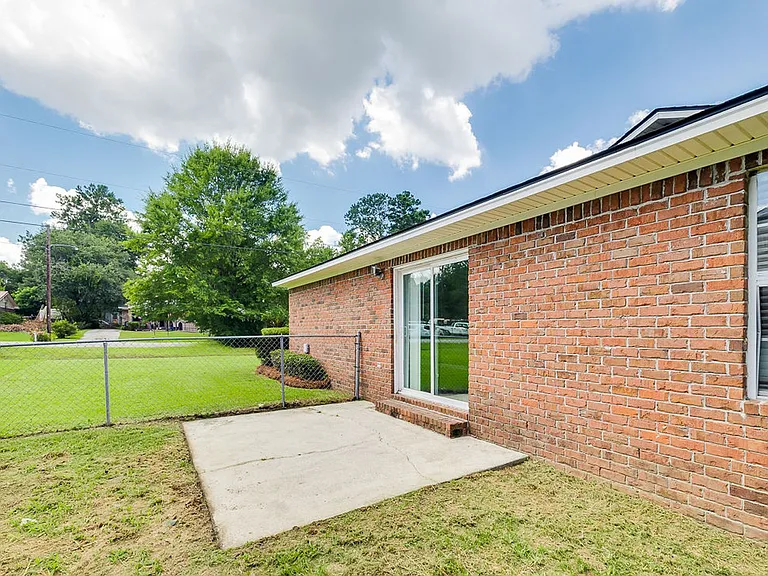 208 Mulberry Way — Photo 25