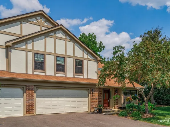 1745 Ennis Ln, Wheaton, IL 60189