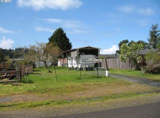 125 S 7th St, Lakeside, OR 97449