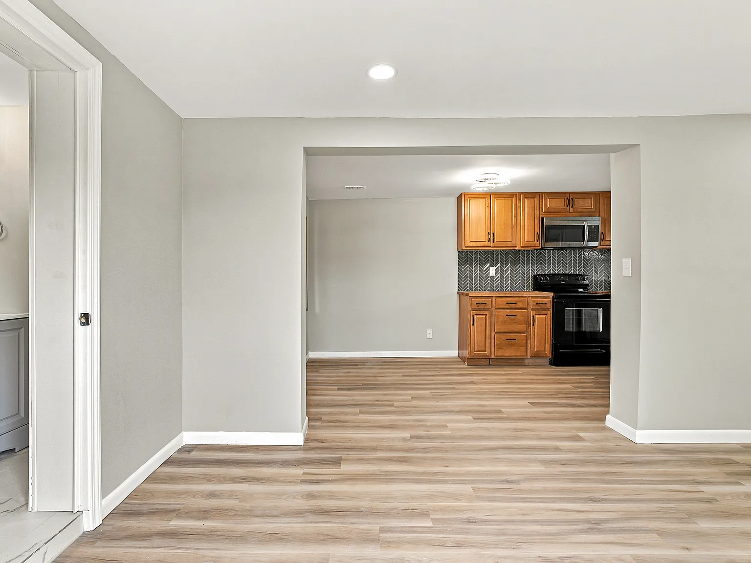 5822 Tampico Road - Private Suite — Photo 3