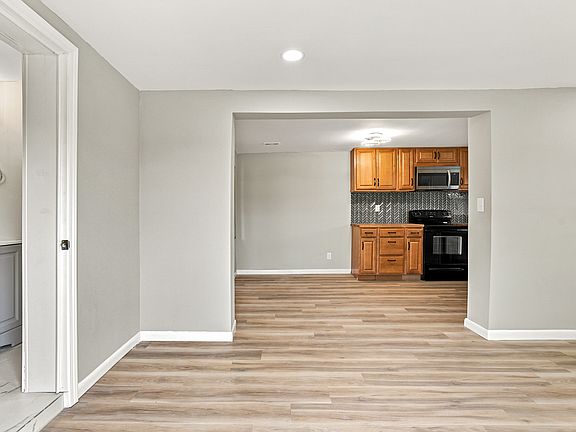 3rd image of 5822 Tampico Rd #B