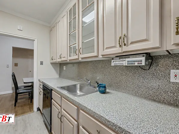 915 East 17th Street image 17 of 29