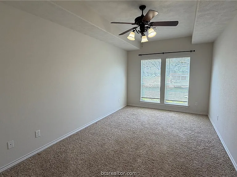 1102 Crested Point Ct — Photo 17