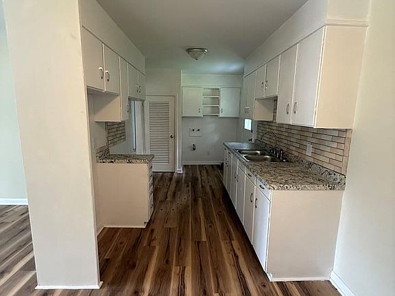 4th image of 412 Rosewood Ave