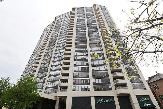 1st image of 3930 N Pine Grove Ave APT 1603