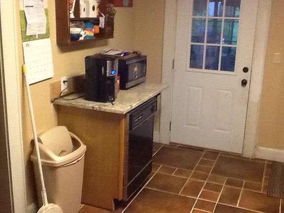 3rd image of 194 Woodland Dr