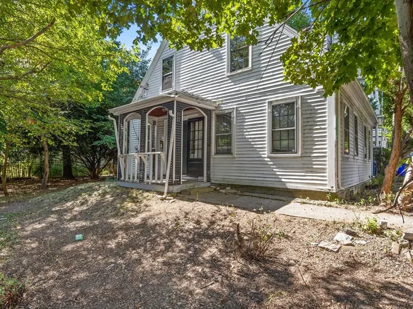 16 Howe St, Boston, MA 02125