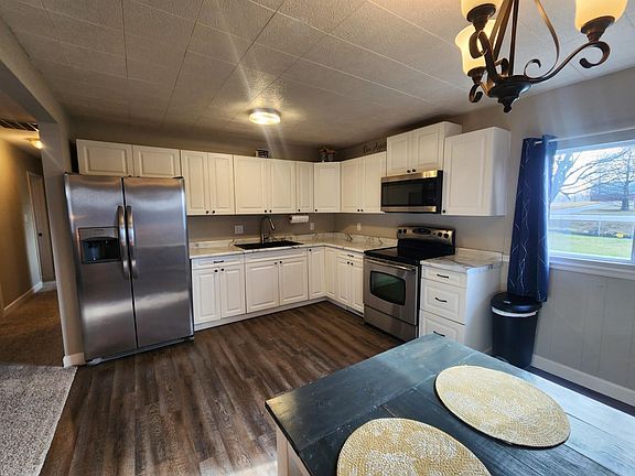 4th image of 423 Sara Dr
