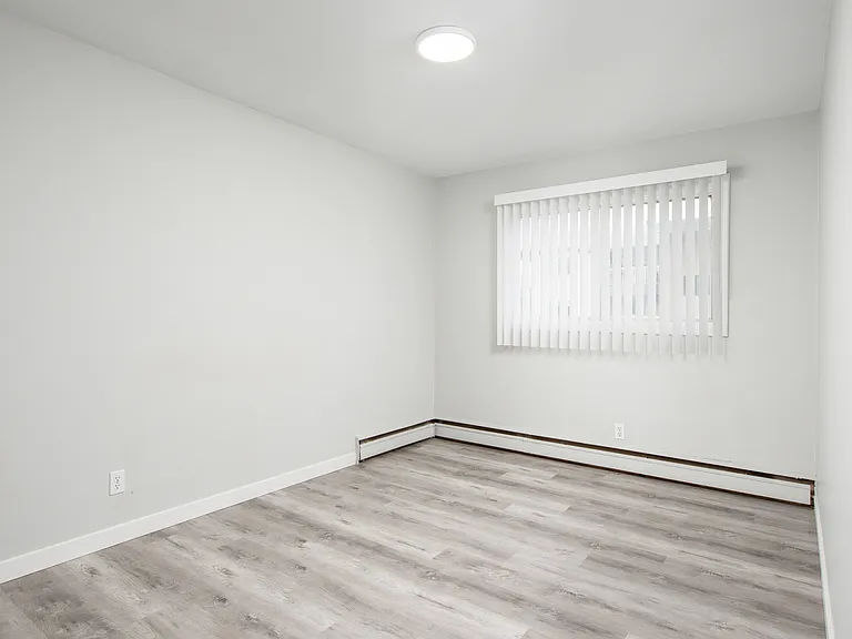 10646 102nd St NW — Photo 14