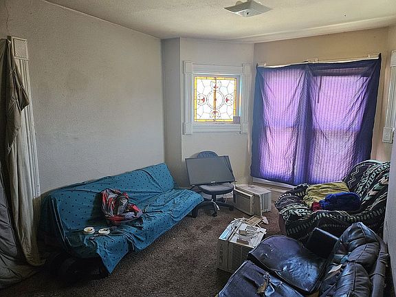 4th image of 4517 4th Ave