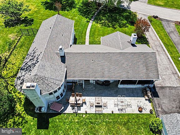 2nd image of 3522 Barton Oaks Rd