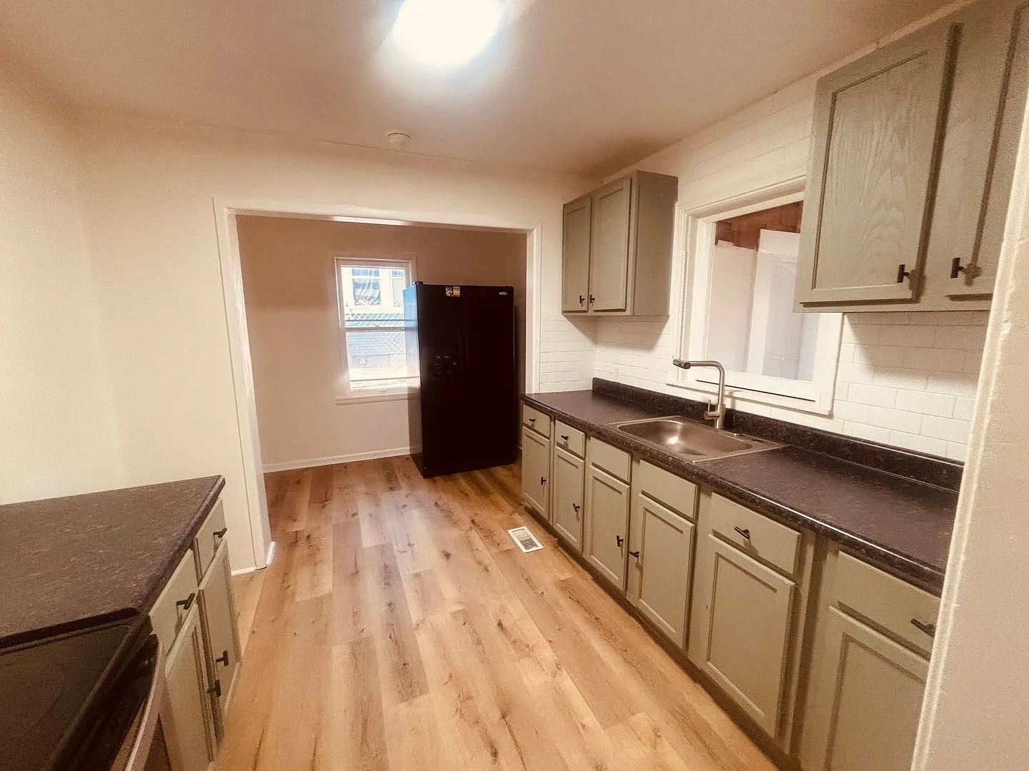 3-Bedroom 1.5 Bath with Attached Garage located near Near WSU- Available Now! — Photo 1