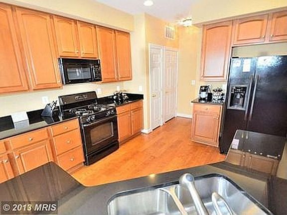 3rd image of 13625 Venturi Ln