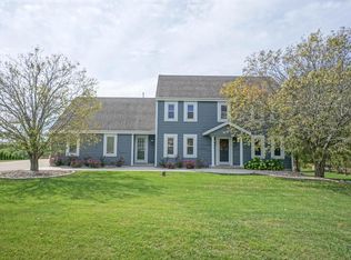 N49W28661 Chardon Dr, Hartland, WI 53029