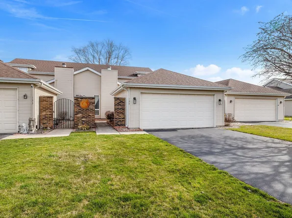 135 Holly Ln, Schererville, IN 46375