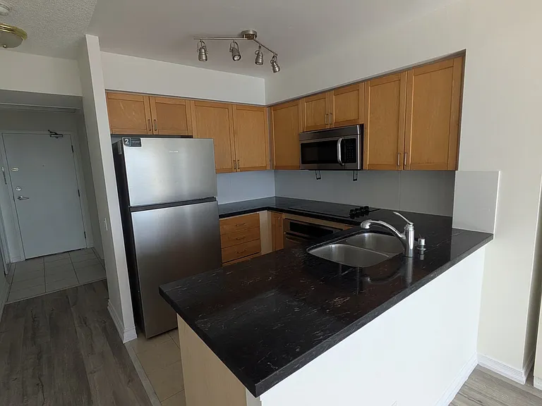 30 Harrison Garden Blvd #1906 — Photo 14